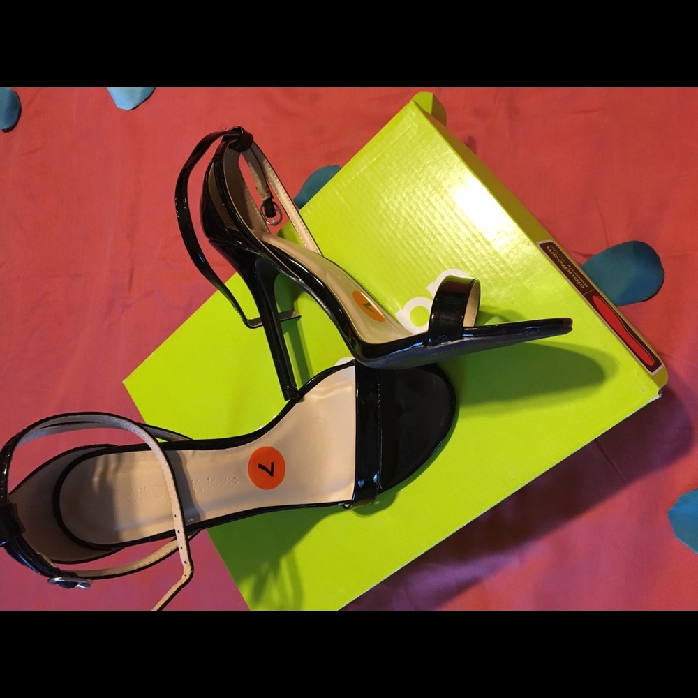 Black Pat n Leather Shoe